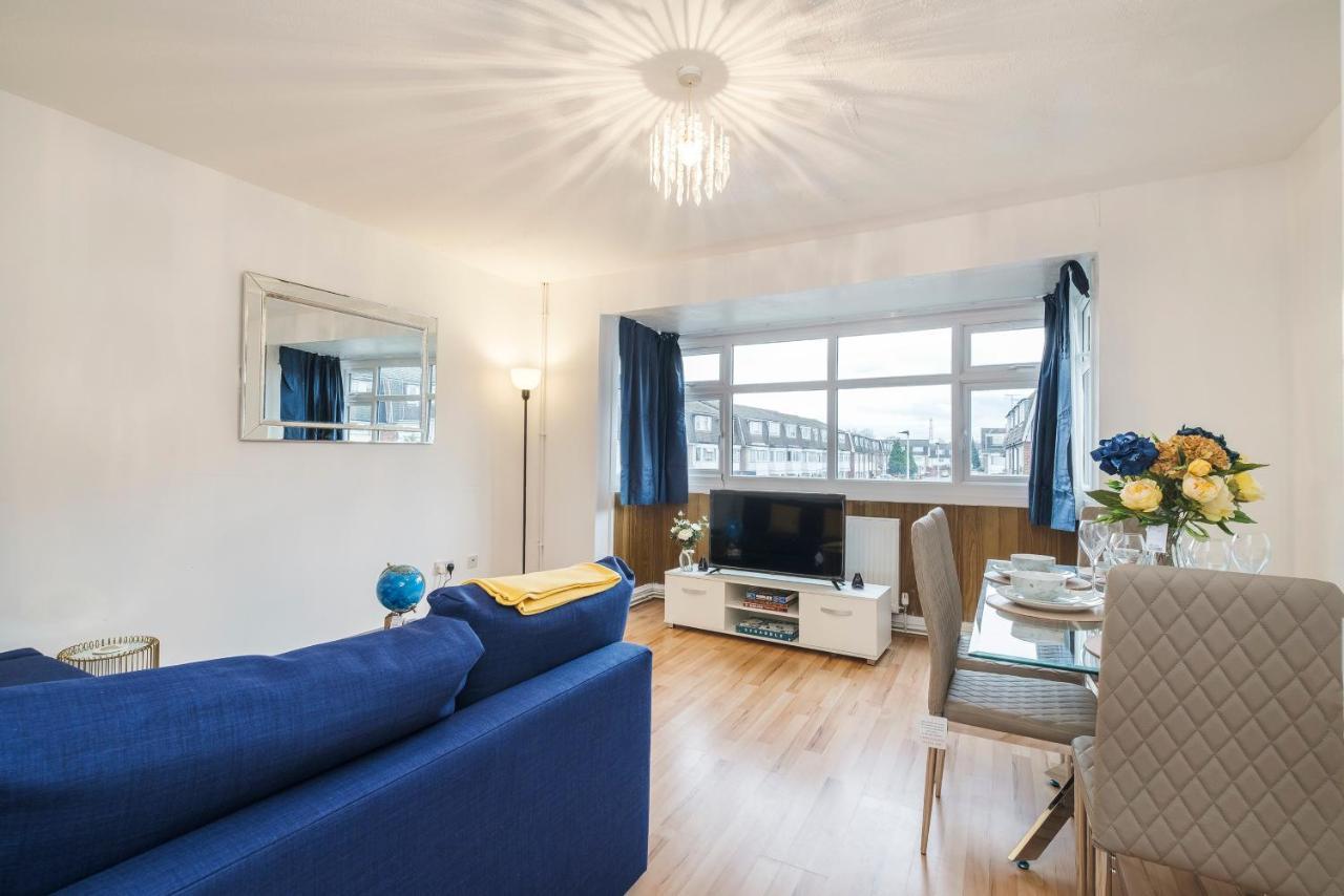 Spacious 3 Bed 1 Bath Hse W Guest Toilet W Parking Near Excel - E16 London Luaran gambar