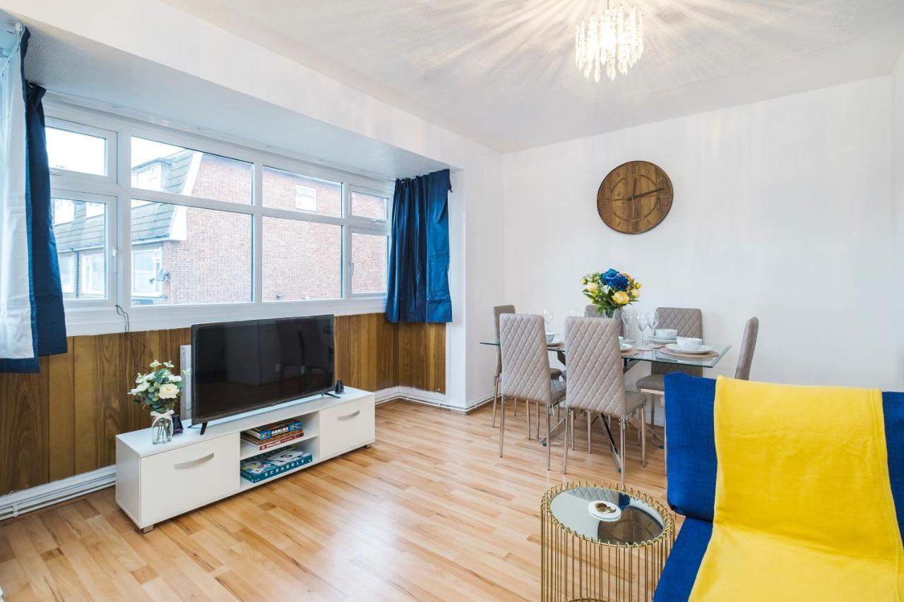 Spacious 3 Bed 1 Bath Hse W Guest Toilet W Parking Near Excel - E16 London Luaran gambar