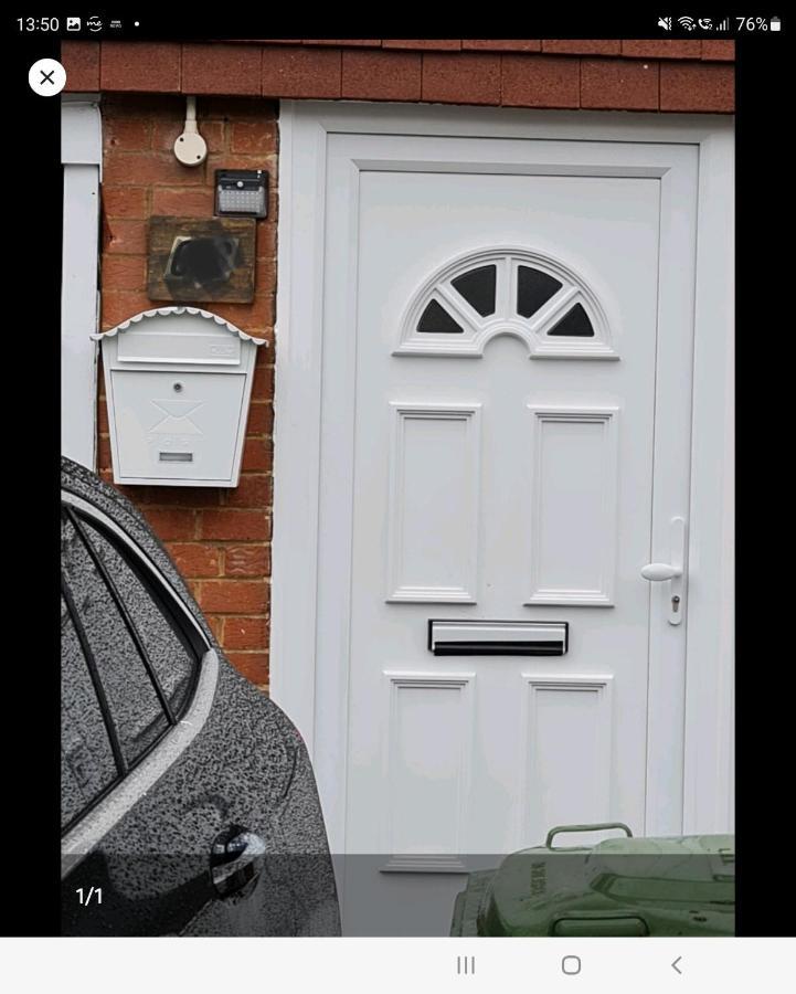 Spacious 3 Bed 1 Bath Hse W Guest Toilet W Parking Near Excel - E16 London Luaran gambar